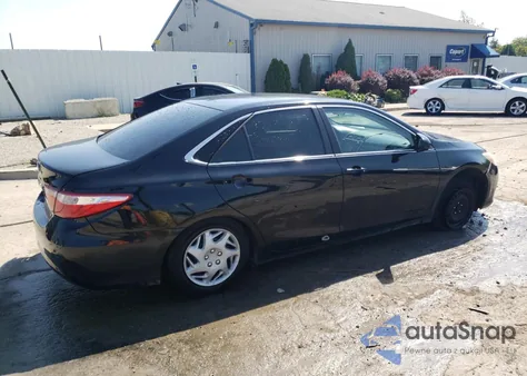 2017 Toyota Camry Le z USA, uszkodzony, nr VIN 4T1BF1FK1HU778152